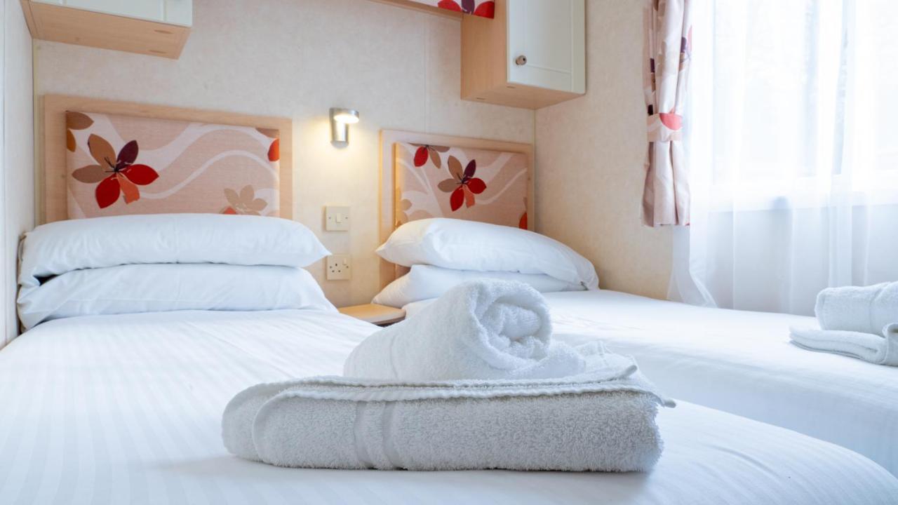 Newby Bridge Country Caravan Park Bagian luar foto